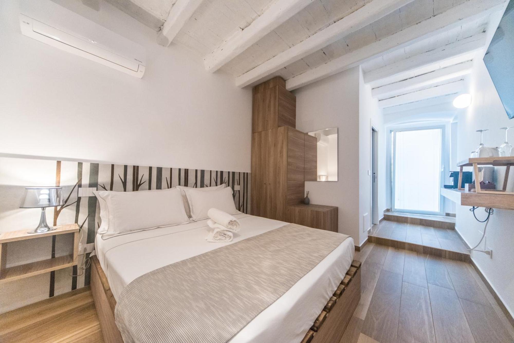 Suite Santa Chiara Trani Exterior photo